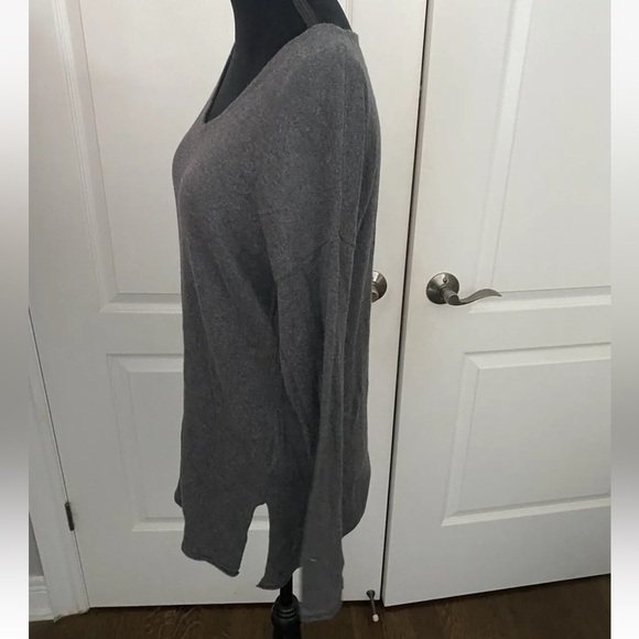 SILVIAN HEACH Gray long sleeve knit soft women’s top Size Small - Picture 4 of 6